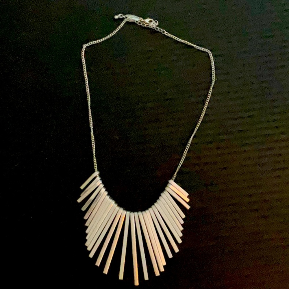 New York and company silver necklace